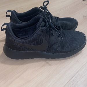 Nike Roshe One Sneakers